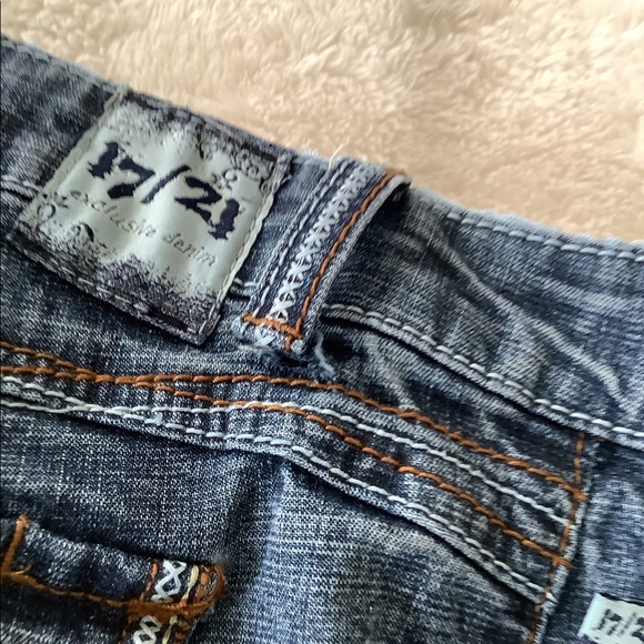 17/21 exclusive denim capris size 2 30”-22” inseam waist wrinkle look blue . 💐 - Picture 10 of 11